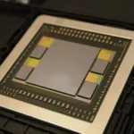 Ảnh cận cảnh chip đồ họa AMD R9 Fury với bộ nhớ HBM và đế nền, minh họa sức mạnh xử lý cho AI cục bộ trong nhà thông minh.