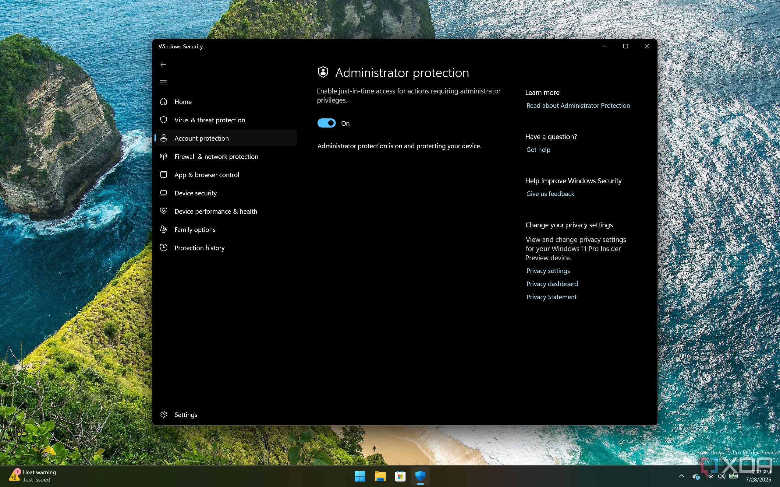 Ảnh chụp màn hình trang cài đặt &quot;Bảo vệ quản trị viên&quot; trong Windows Security, cho phép bật hoặc tắt tính năng này