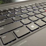 Bàn phím laptop Lenovo ThinkPad E14 Gen 6 với các phím tắt Windows và phím Copilot