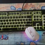 Bàn phím và chuột máy tính trên bàn, các công cụ cần thiết để cài đặt EmuDeck trên Steam Deck ở chế độ desktop.
