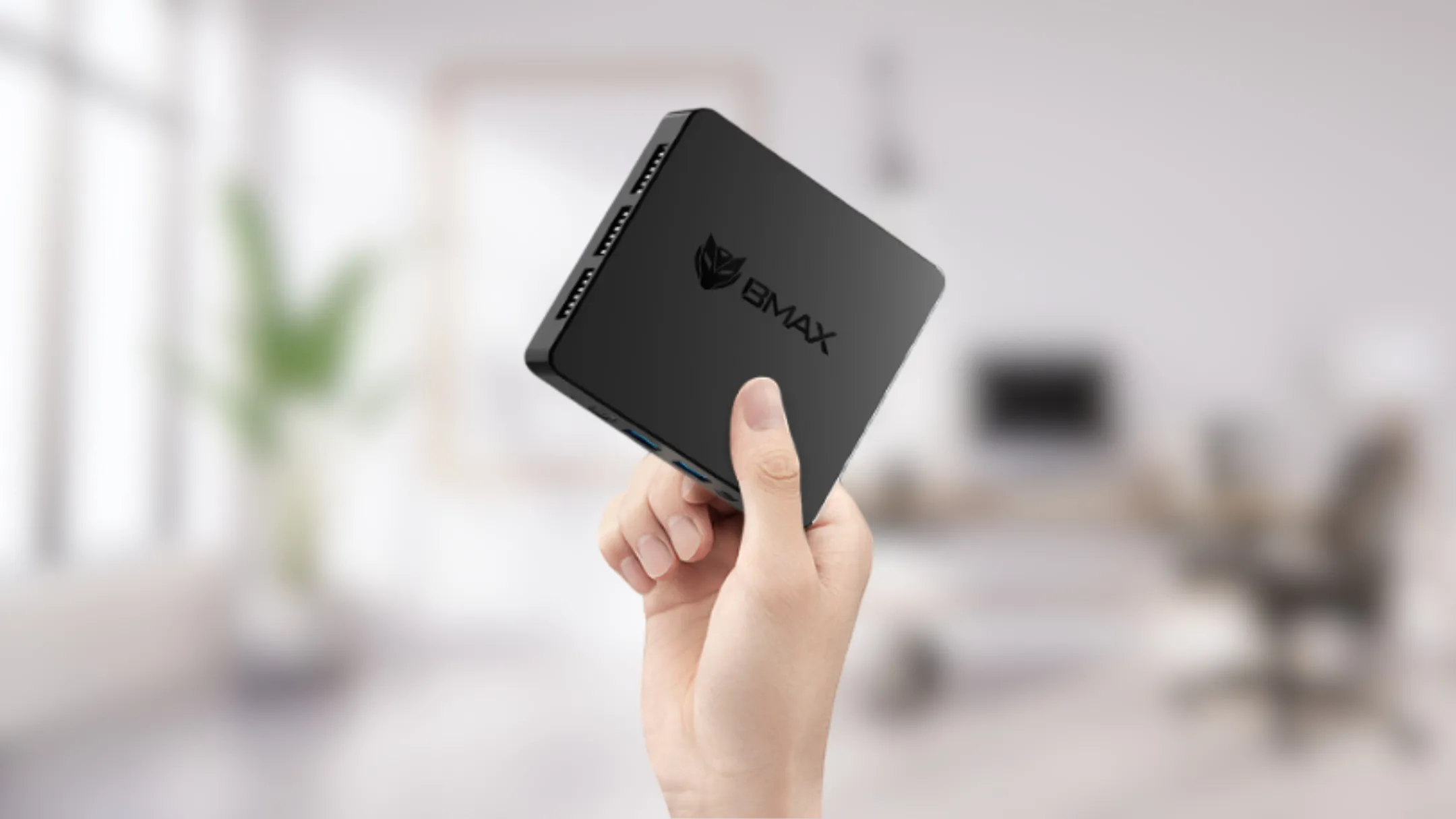 Các cổng kết nối và kích thước nhỏ gọn của BMax B1 mini PC