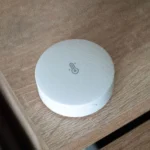 Cảm biến nhiệt độ và độ ẩm Sonoff với Zigbee, một thiết bị IoT nhà thông minh