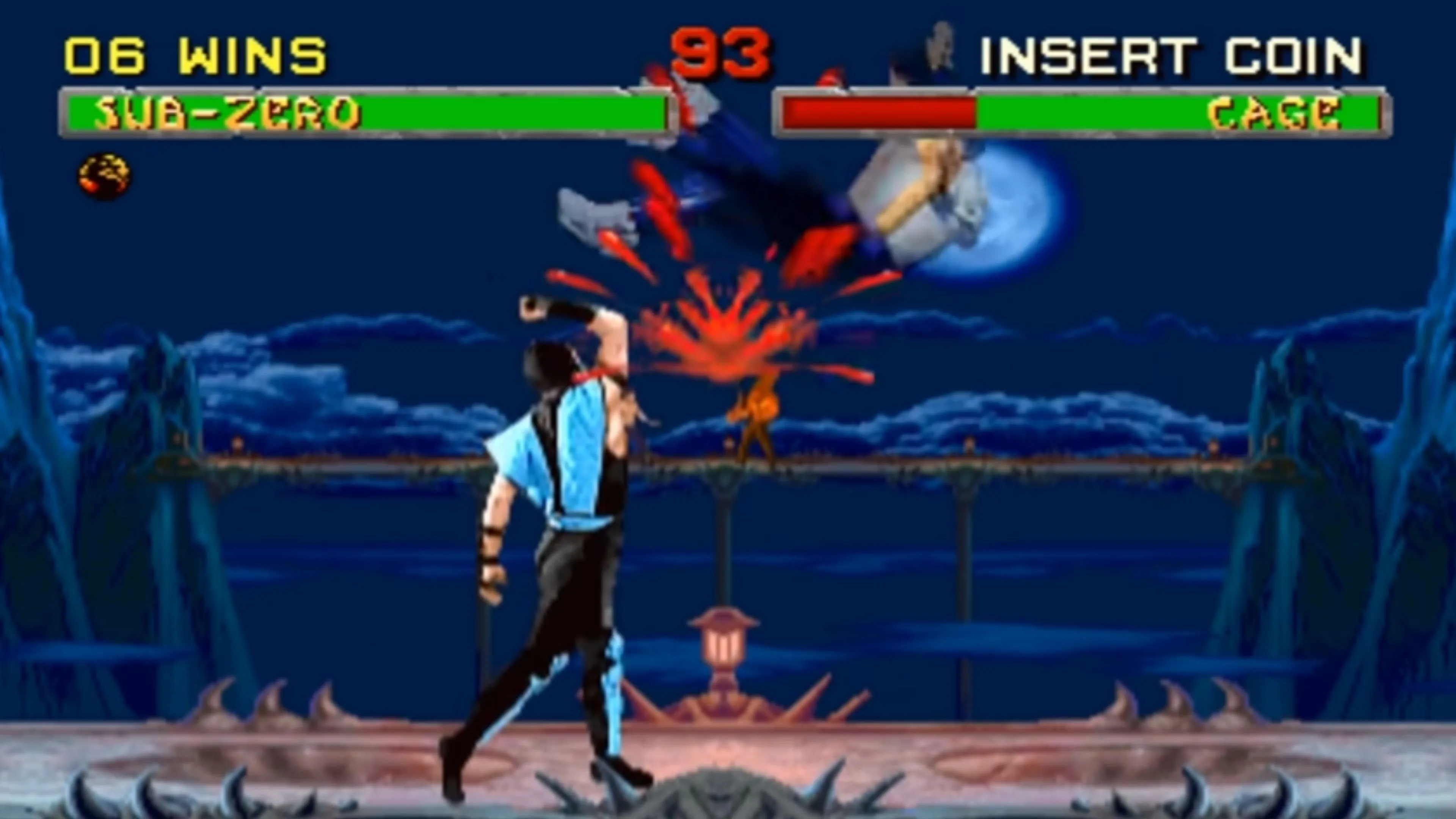 Cảnh Sub-Zero và Johnny Cage giao chiến trong Mortal Kombat 2
