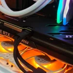 Card đồ họa MSI GeForce RTX 4070 Ti Super Ventus 3X 3-slot được lắp trong vỏ máy tính, minh họa cho kích thước lớn và khả năng chiếm dụng không gian