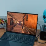 Card đồ họa rời Khadas Mind Graphics kết nối với laptop Asus Zenbook 14 OLED để chơi game