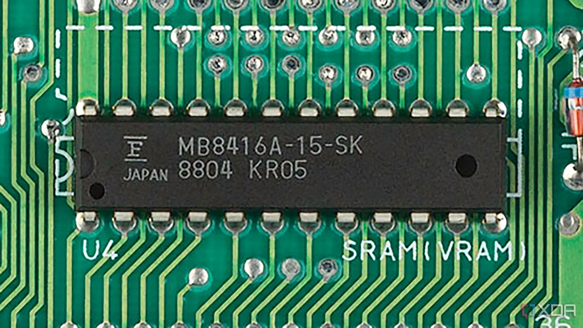 Chip VRAM 2KB trên Nintendo NES Mk1