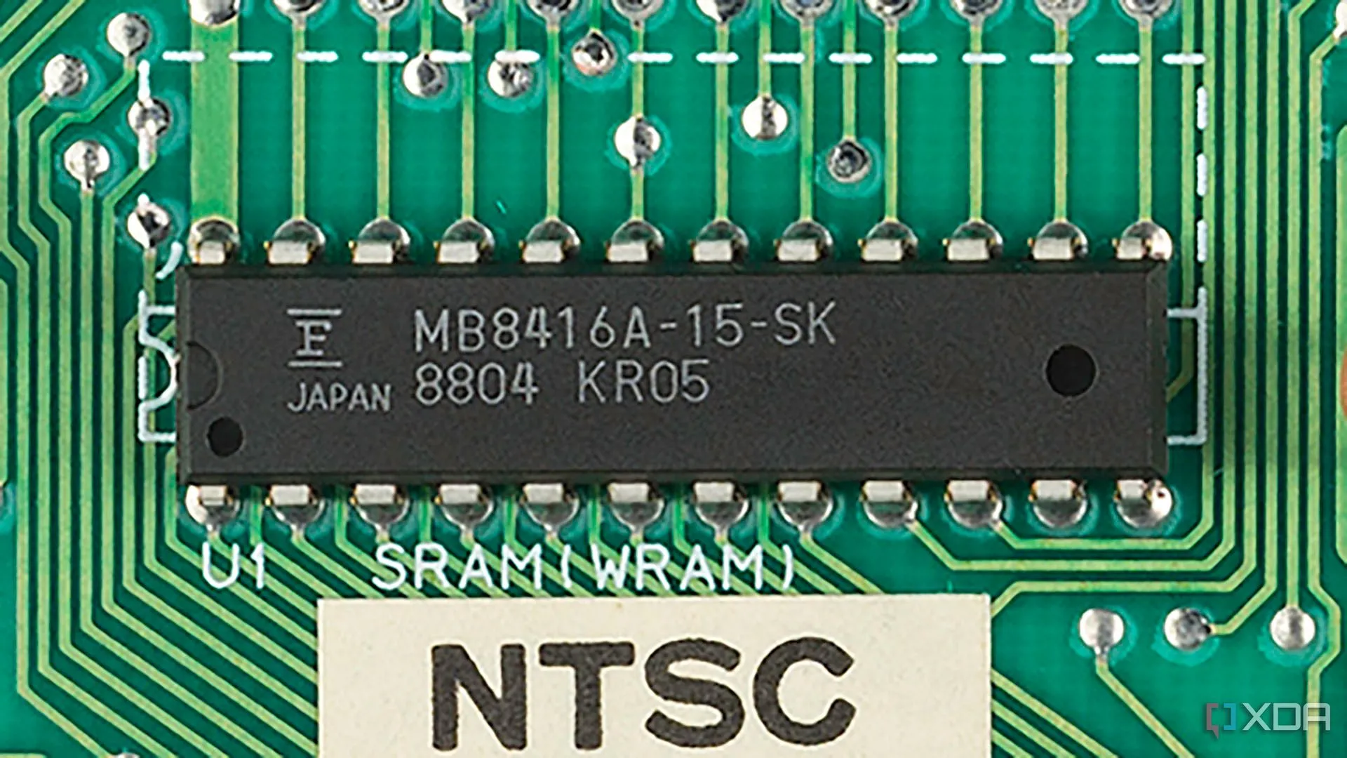 Chip WRAM 2KB trên Nintendo NES Mk1