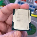 CPU Intel Nova Lake minh họa trên tay người dùng