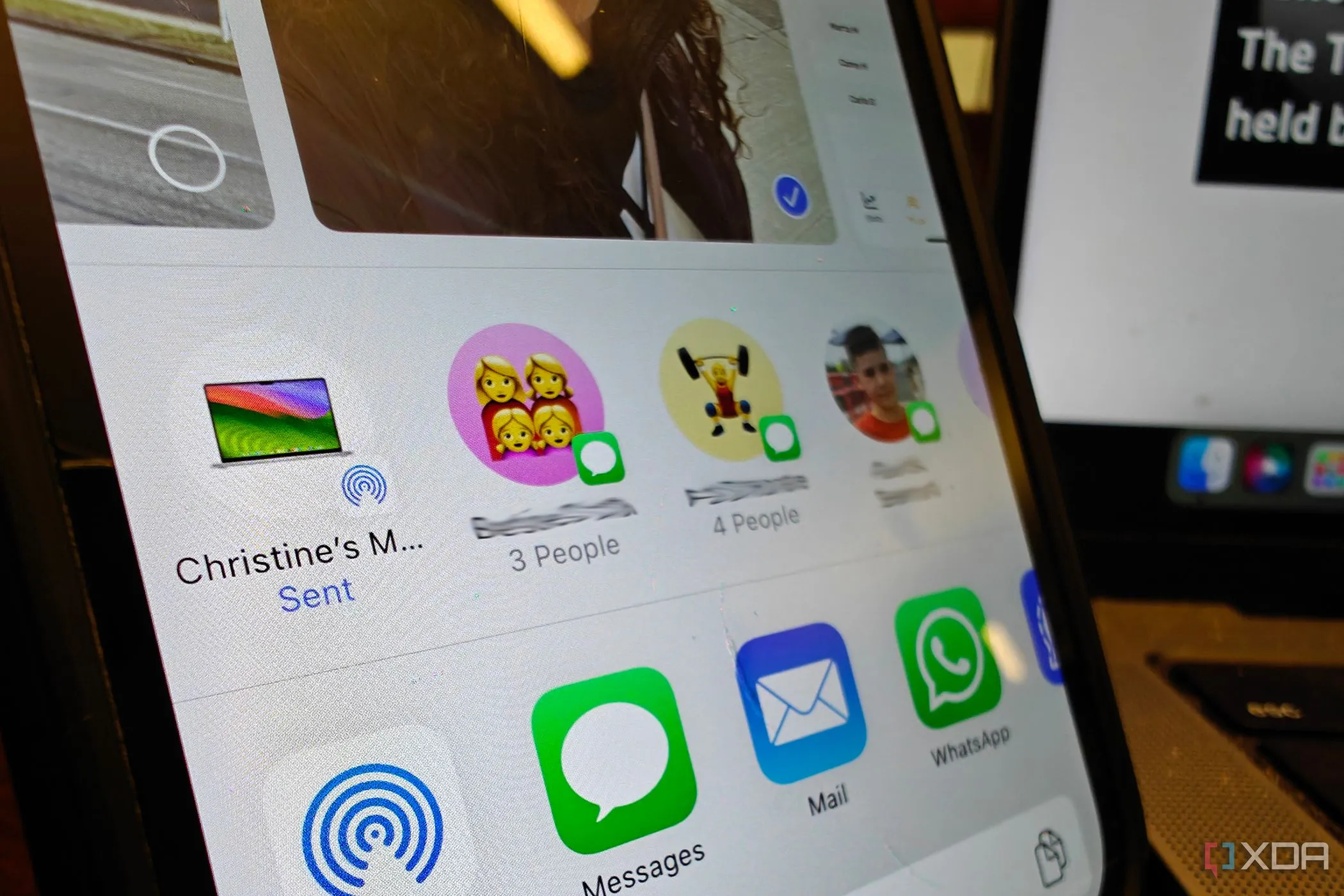 Giao diện AirDrop trên iPhone hiển thị trạng thái đã gửi