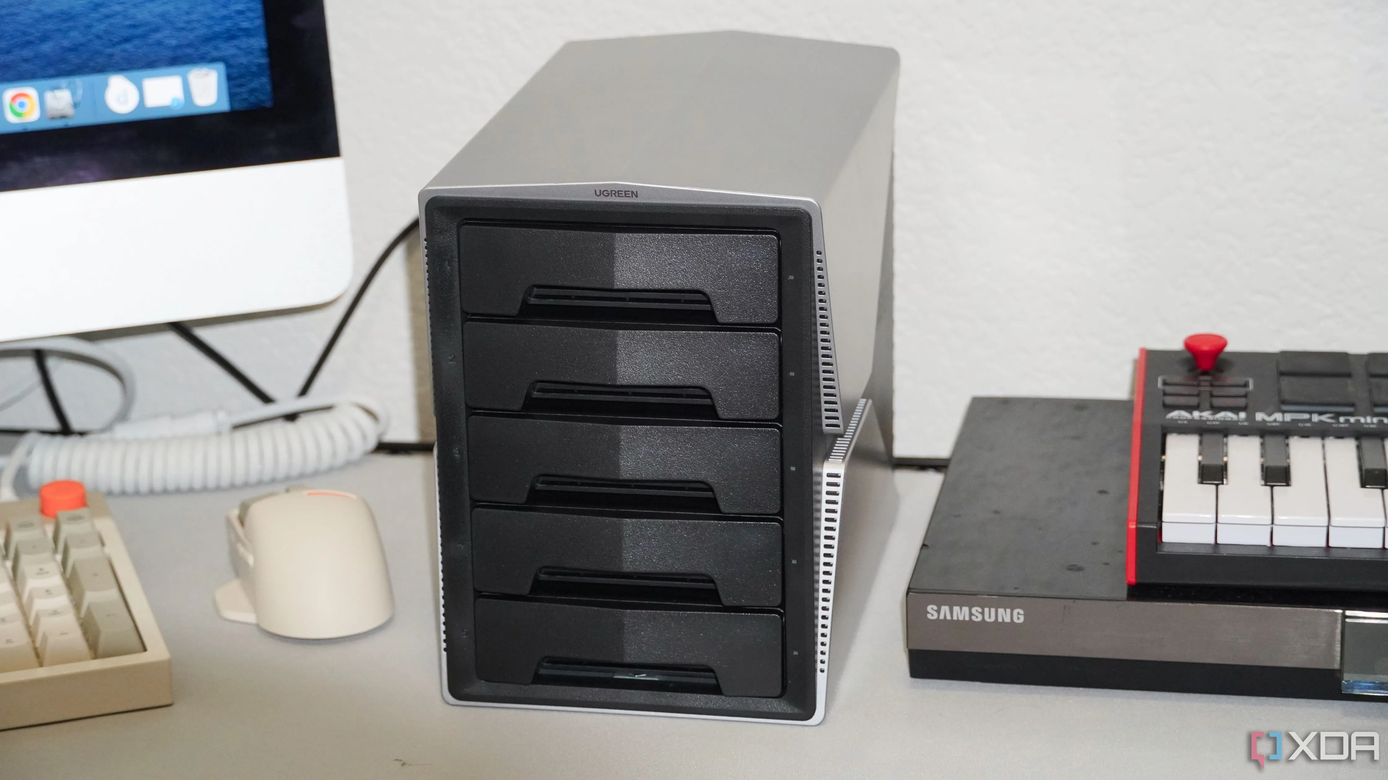 Hệ thống NAS được thiết lập với iMac, thể hiện sự tiêu tốn tài nguyên xử lý khi mã hóa dữ liệu