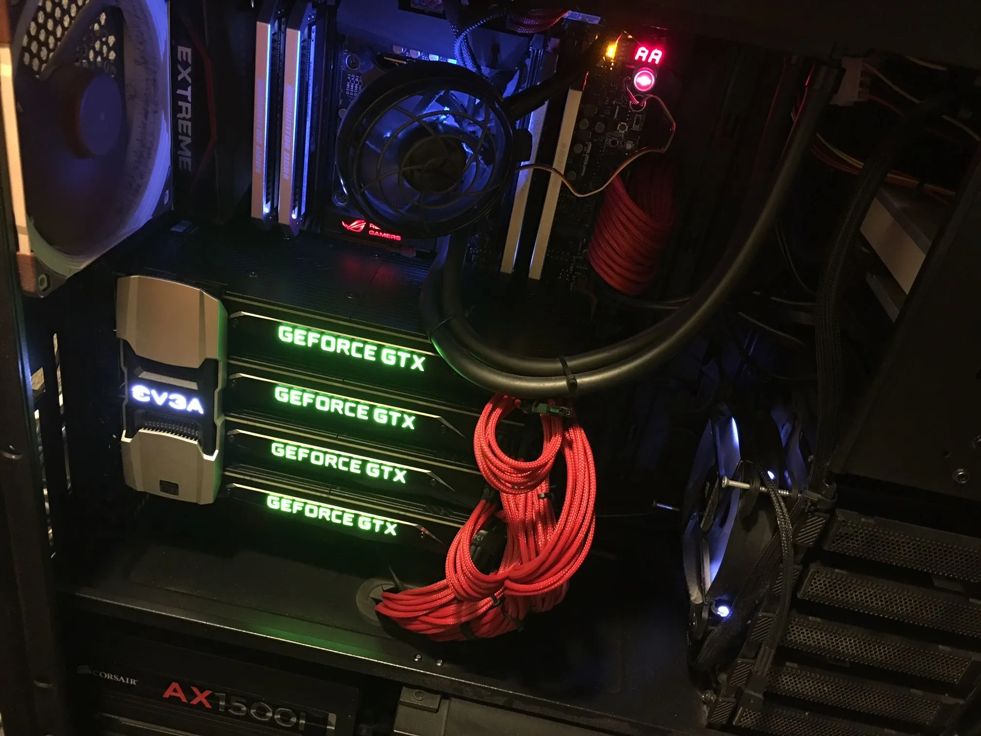 Hệ thống PC với cấu hình 4-way SLI cùng card đồ họa Nvidia GTX Titan X Pascal, minh họa giải pháp dùng nhiều GPU để chạy PhysX.