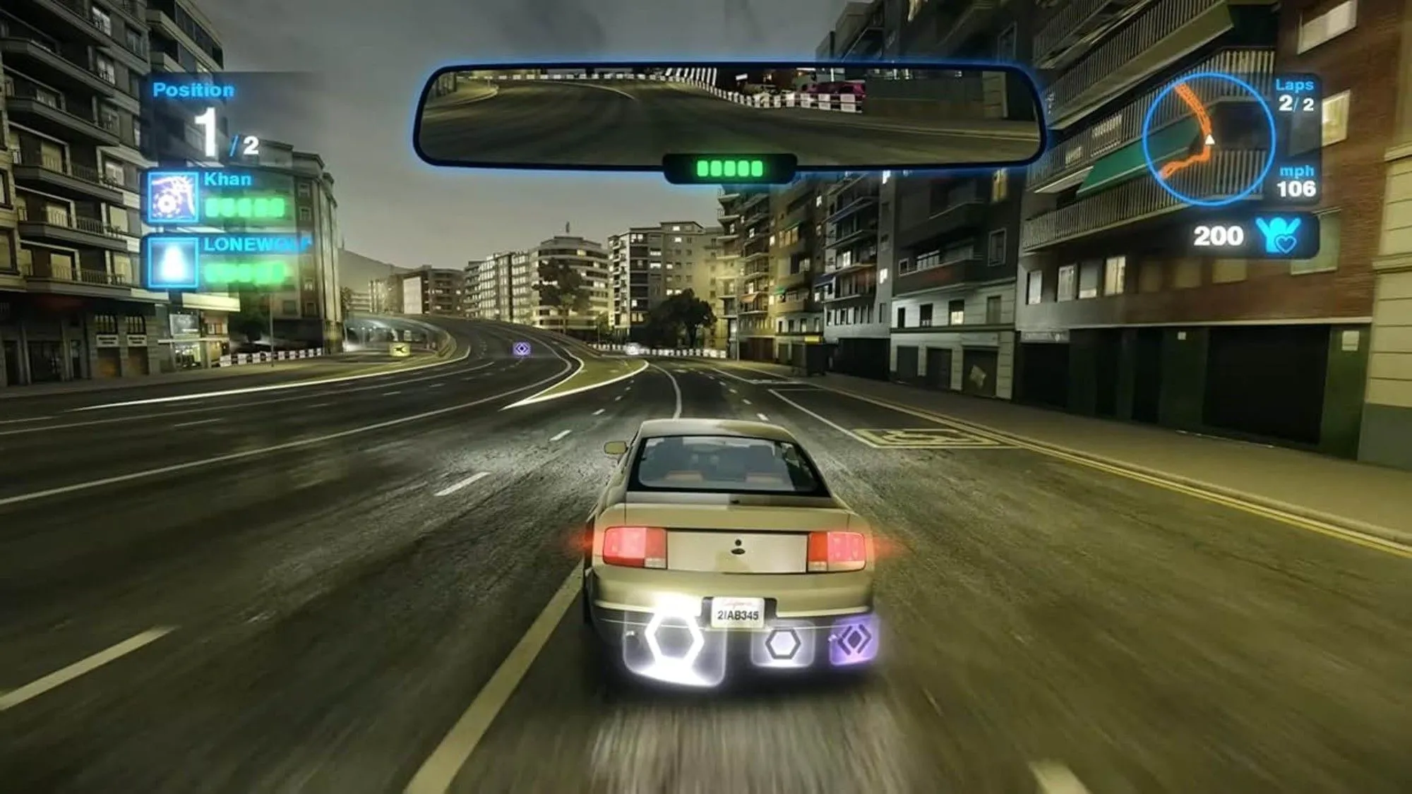 Hình ảnh game Blur với chiếc xe đua đang phóng nhanh trên đường và các hiệu ứng chiến đấu rực rỡ