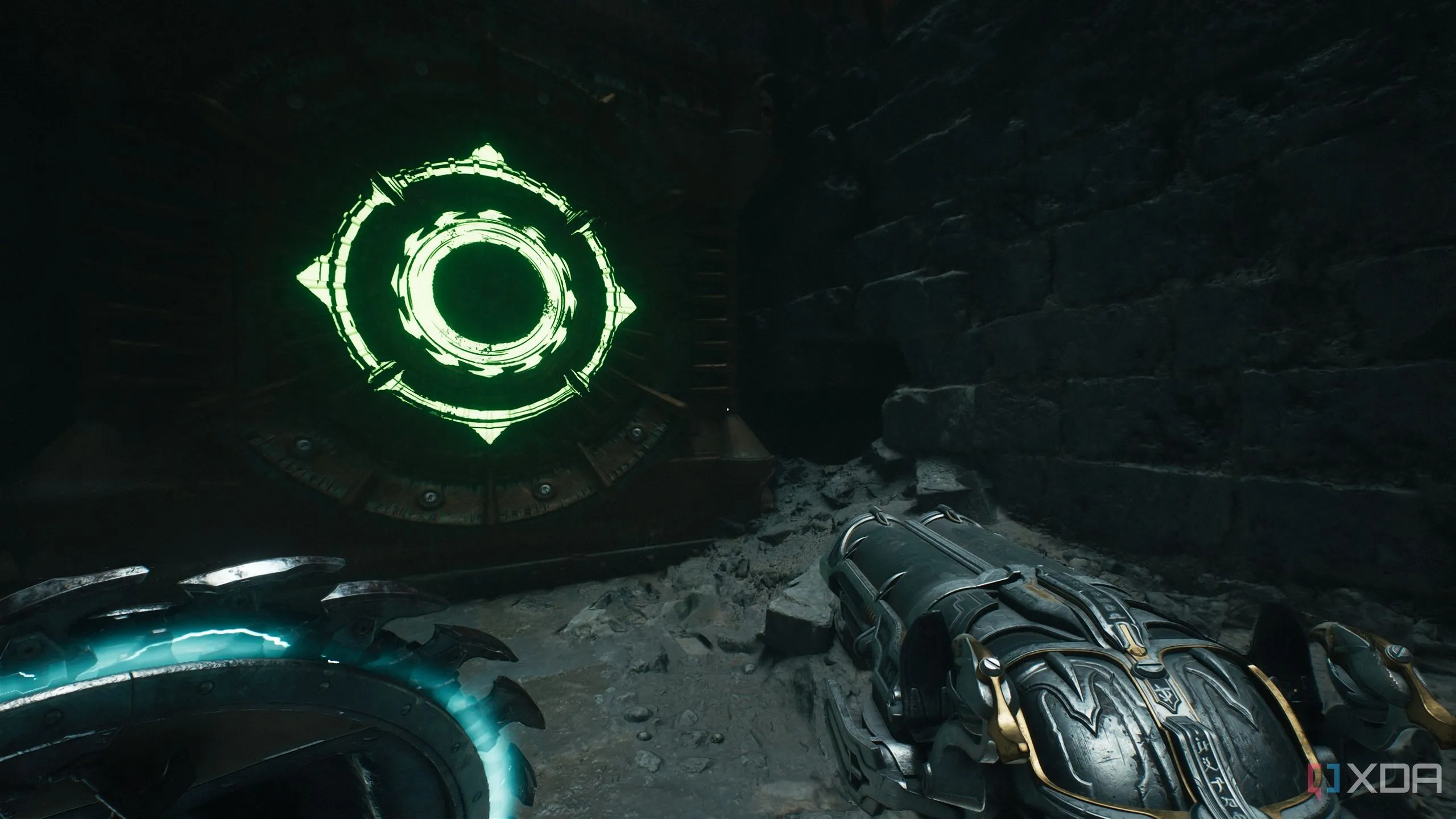 Hộp lớn với biểu tượng Shield Charge trong khu vực nhà tù, Chương 19 Doom The Dark Ages.