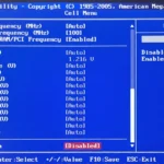 Màn hình cấu hình BIOS cho phép điều chỉnh điện áp của CPU để giảm nhiệt