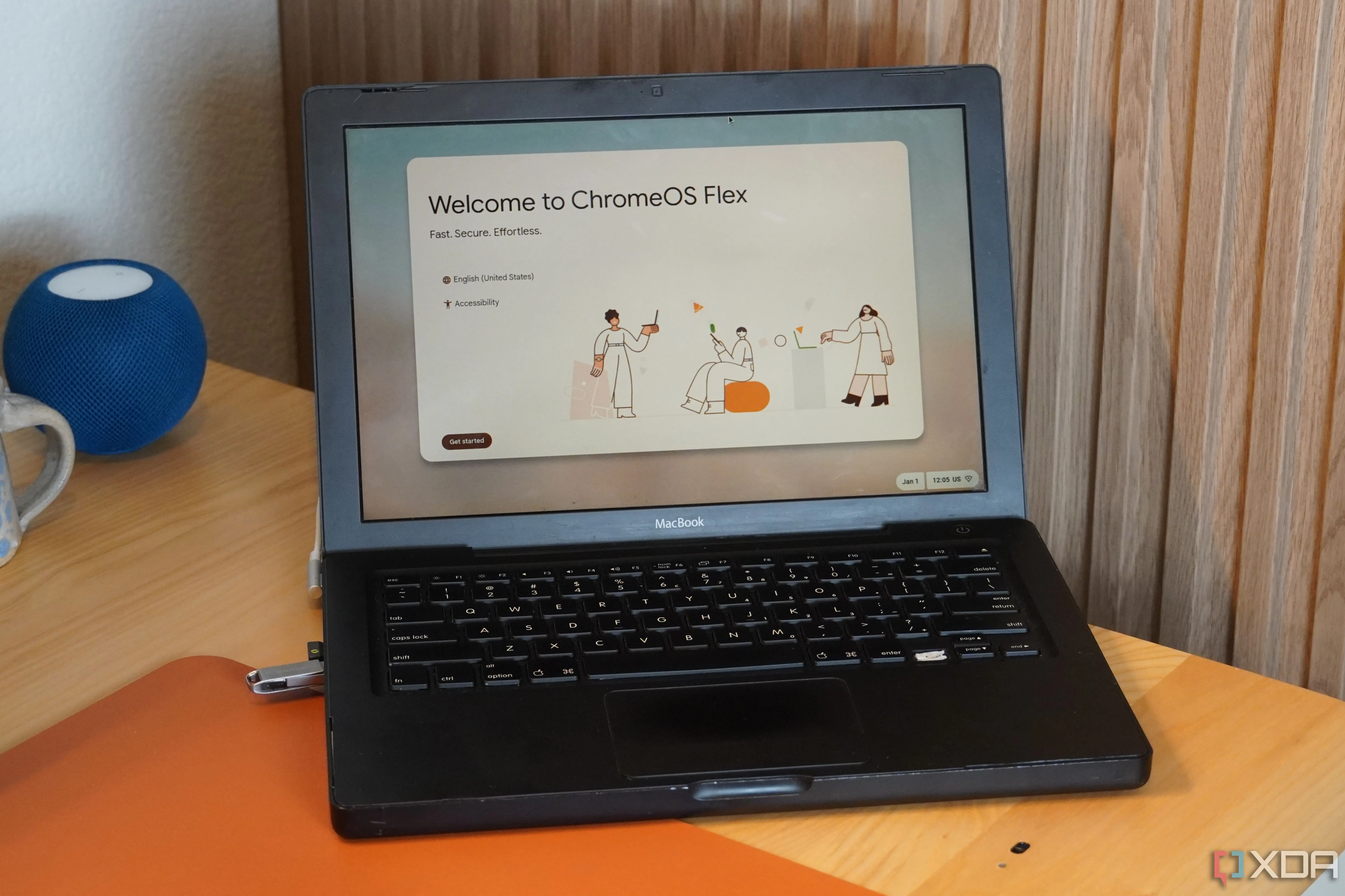 Màn hình khởi động ChromeOS Flex trên MacBook, minh họa giao diện đơn giản của hệ điều hành nhẹ dành cho laptop cũ.
