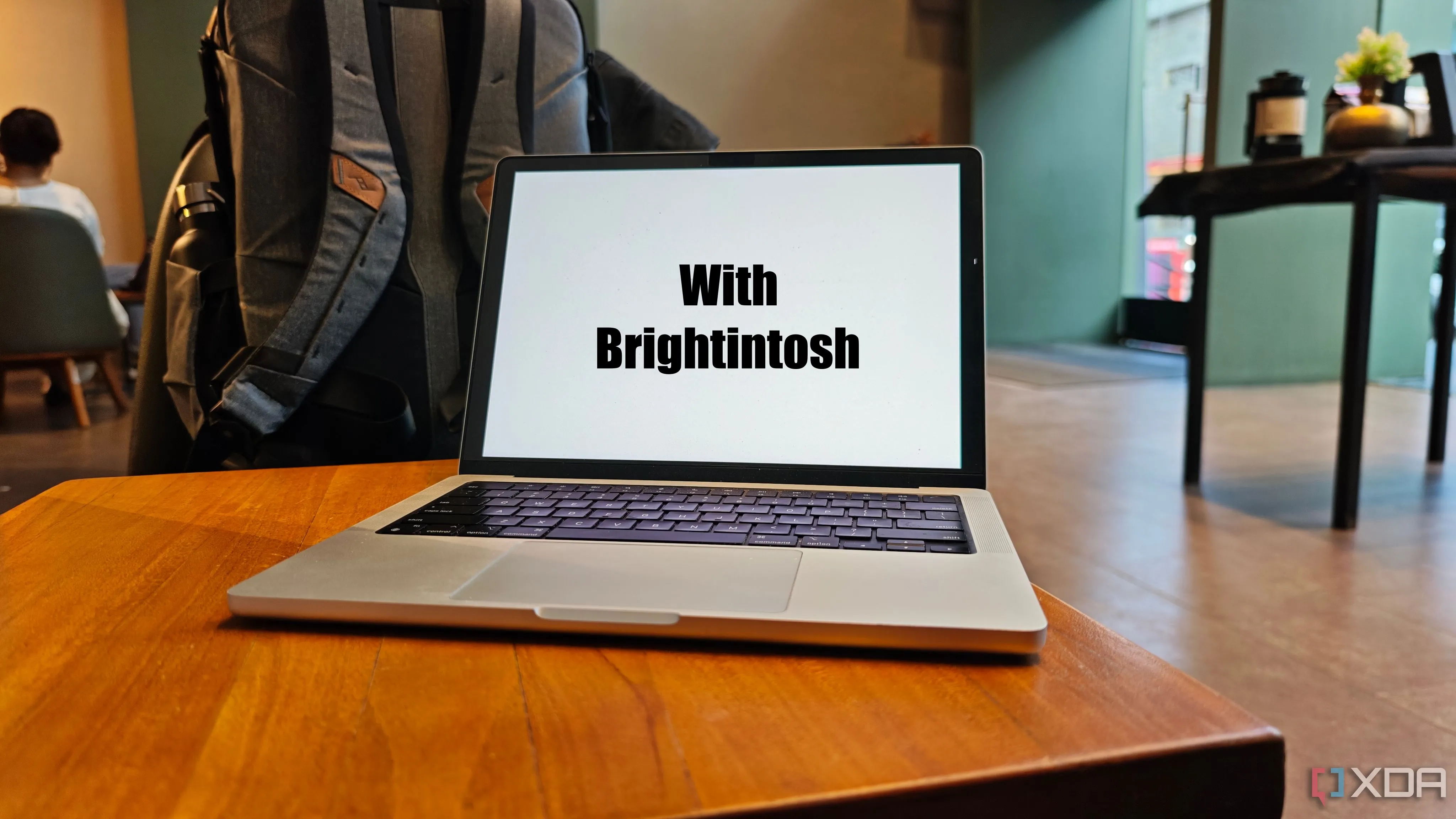 Màn hình MacBook hiển thị độ sáng tăng cường rõ rệt sau khi kích hoạt Brightintosh