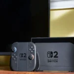 Máy chơi game Nintendo Switch 2 cùng bộ điều khiển và micro