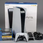 Máy chơi game PlayStation 5 với các tựa game trên kệ