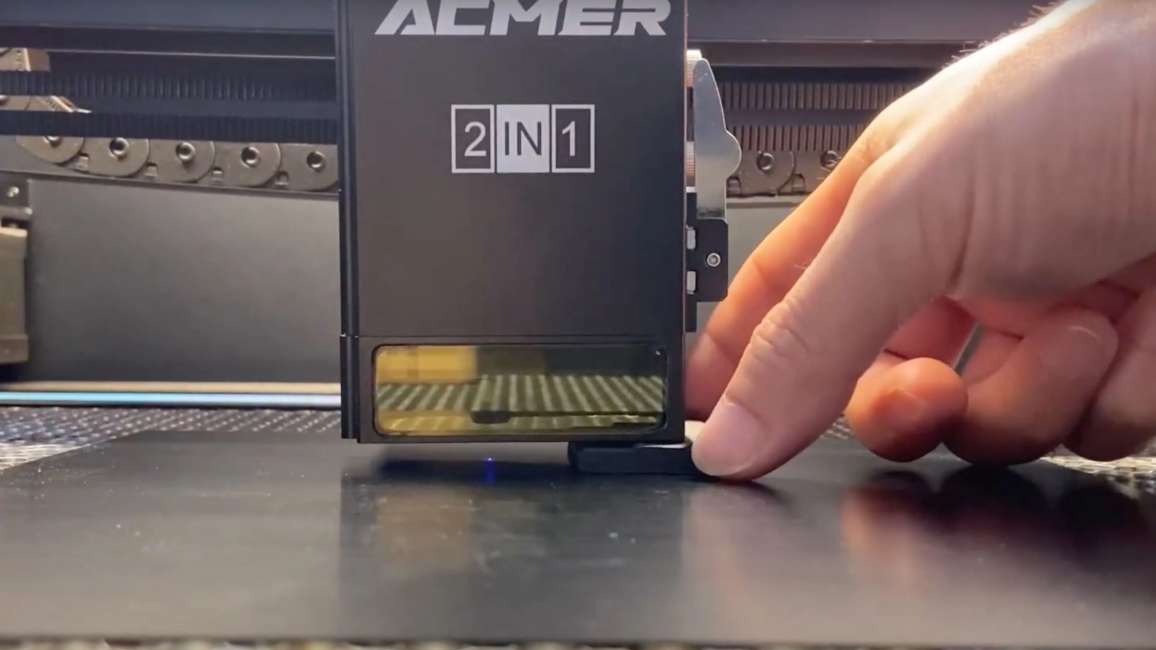 Máy khắc laser Acmer Focus kết nối qua các tùy chọn đa dạng