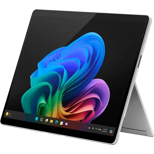 Máy tính bảng Microsoft Surface Pro 11 hiển thị giao diện Windows, thể hiện sự mỏng nhẹ và hiện đại.