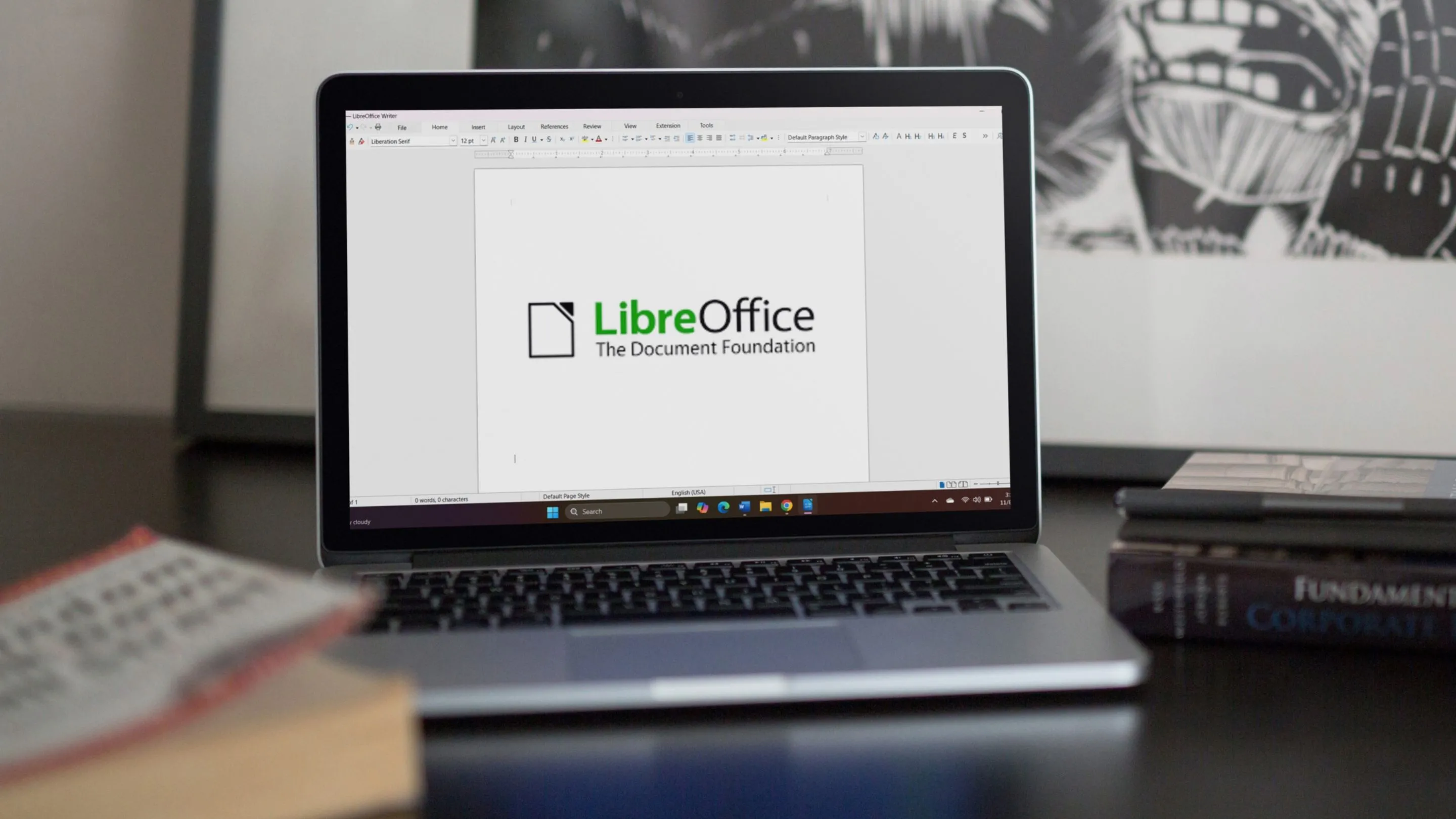 Máy tính xách tay hiển thị phần mềm LibreOffice, tượng trưng cho giải pháp văn phòng mã nguồn mở