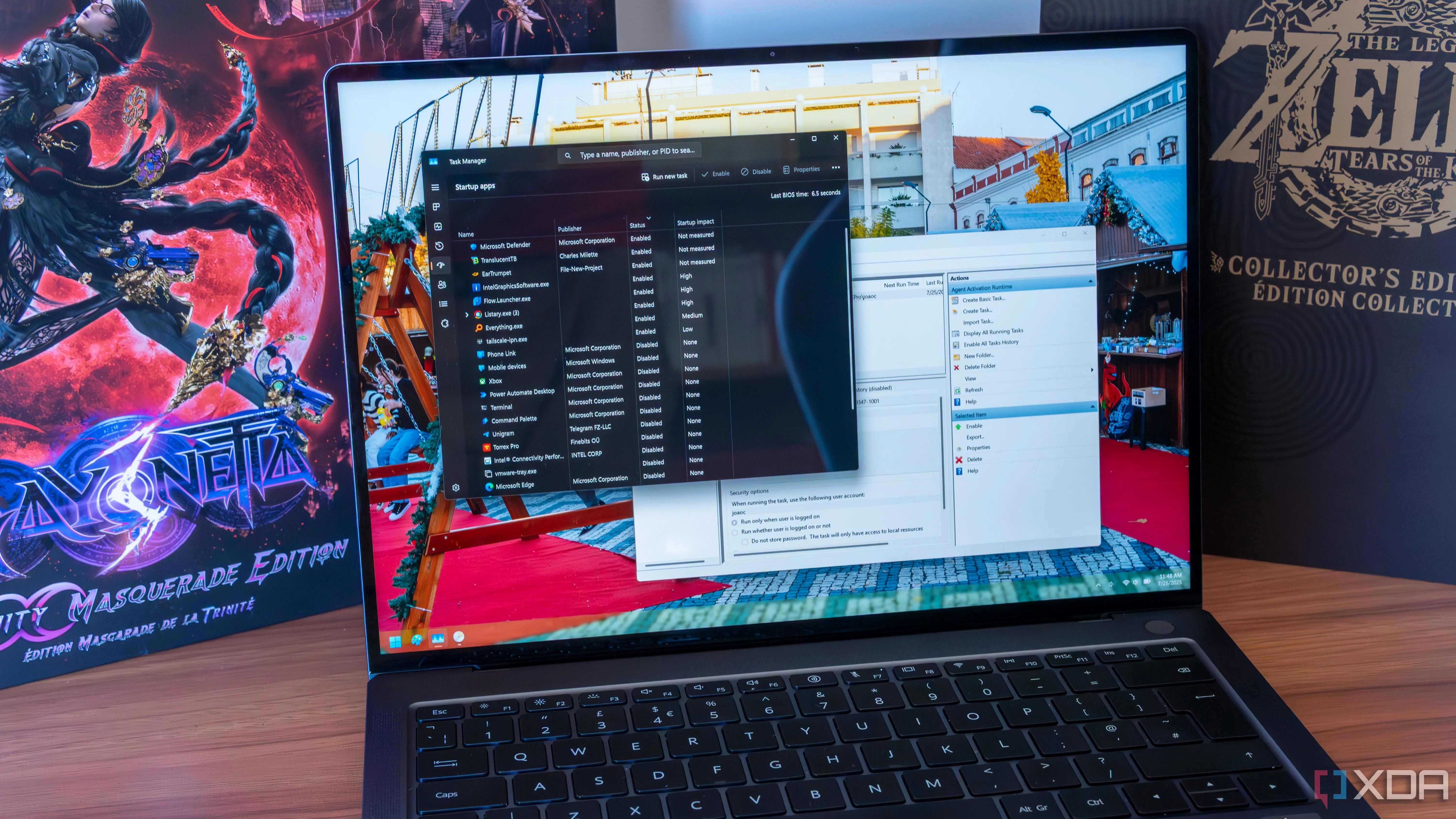 Máy tính xách tay Windows 11 hiển thị các tác vụ khởi động trong Task Manager, minh họa cho quản lý hệ thống