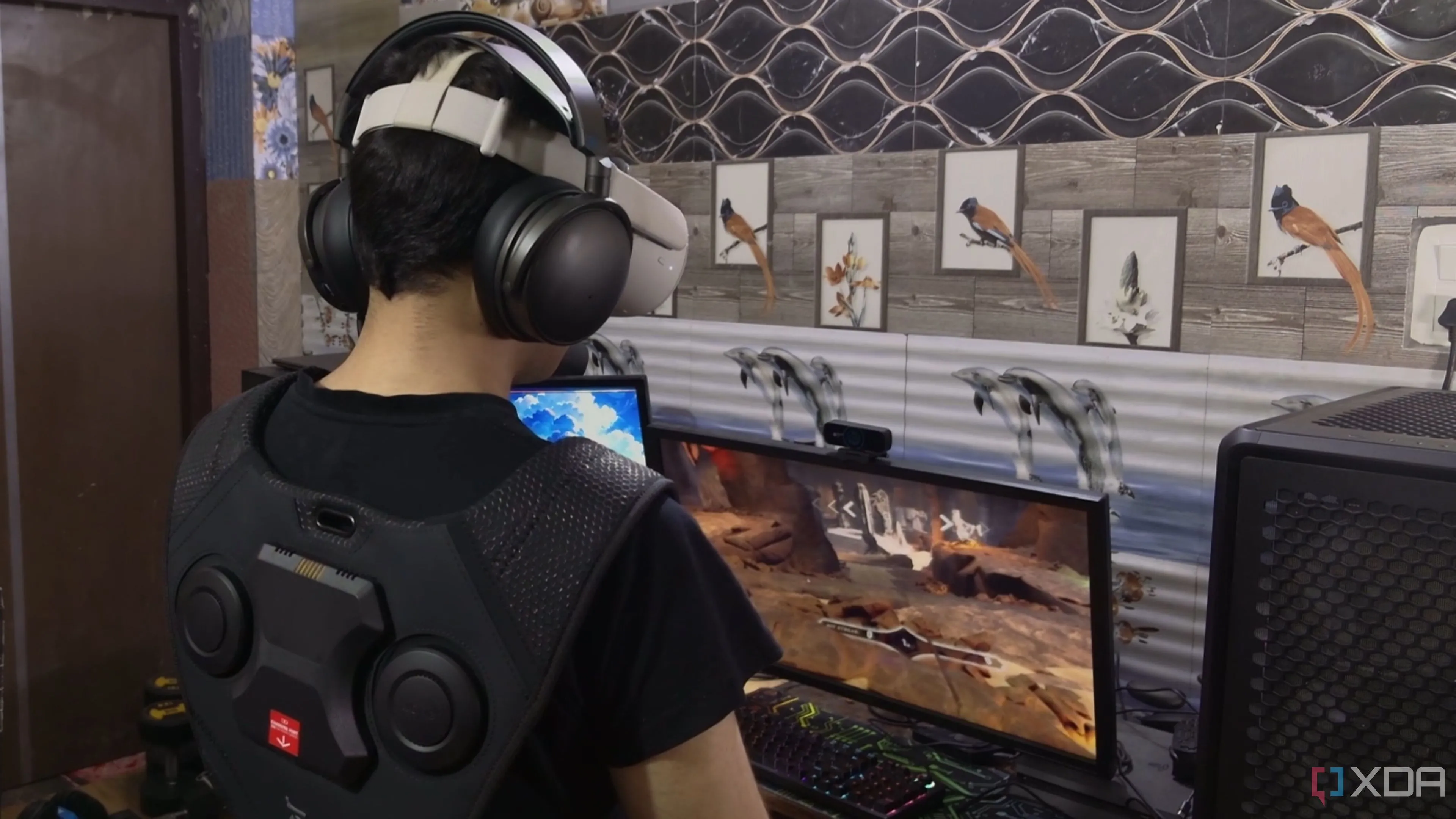 Một người đang chơi Metal Hellsinger VR với Woojer Vest 3 và tai nghe VR