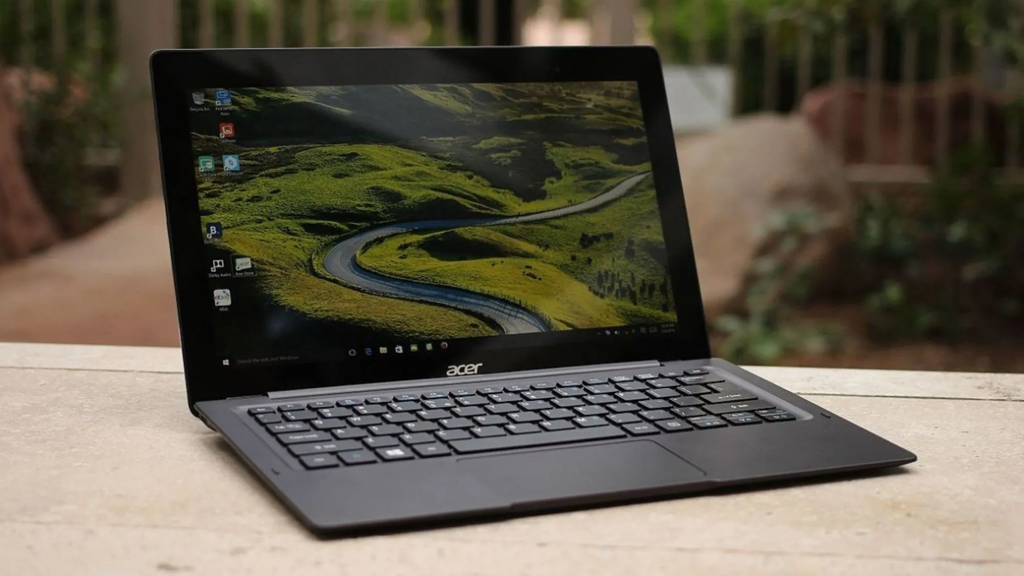 Netbook bàn phím nhỏ