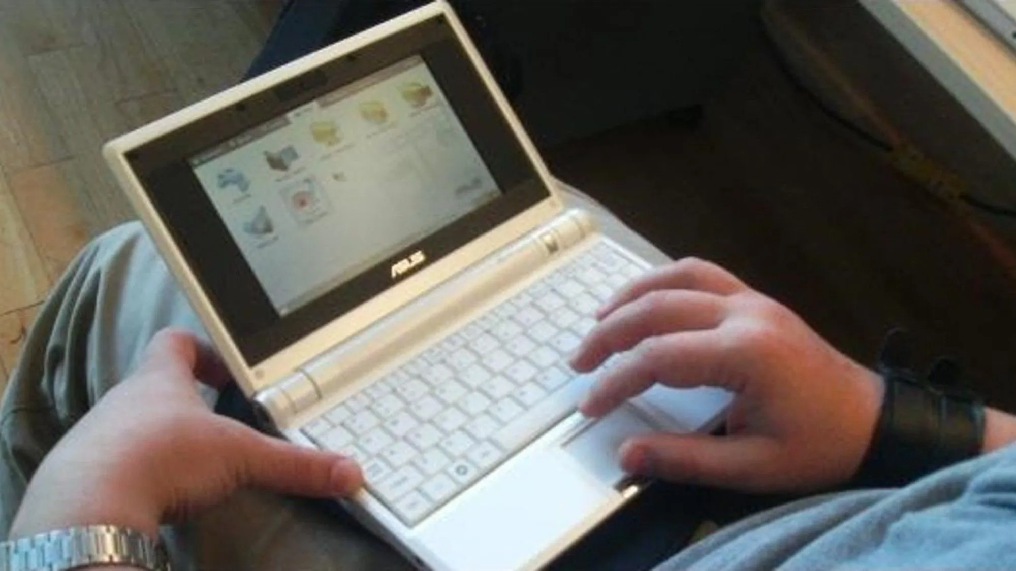 Netbook giá rẻ