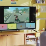 Người chơi trải nghiệm game trên Nintendo Switch 2 với tính năng GameChat tích hợp.