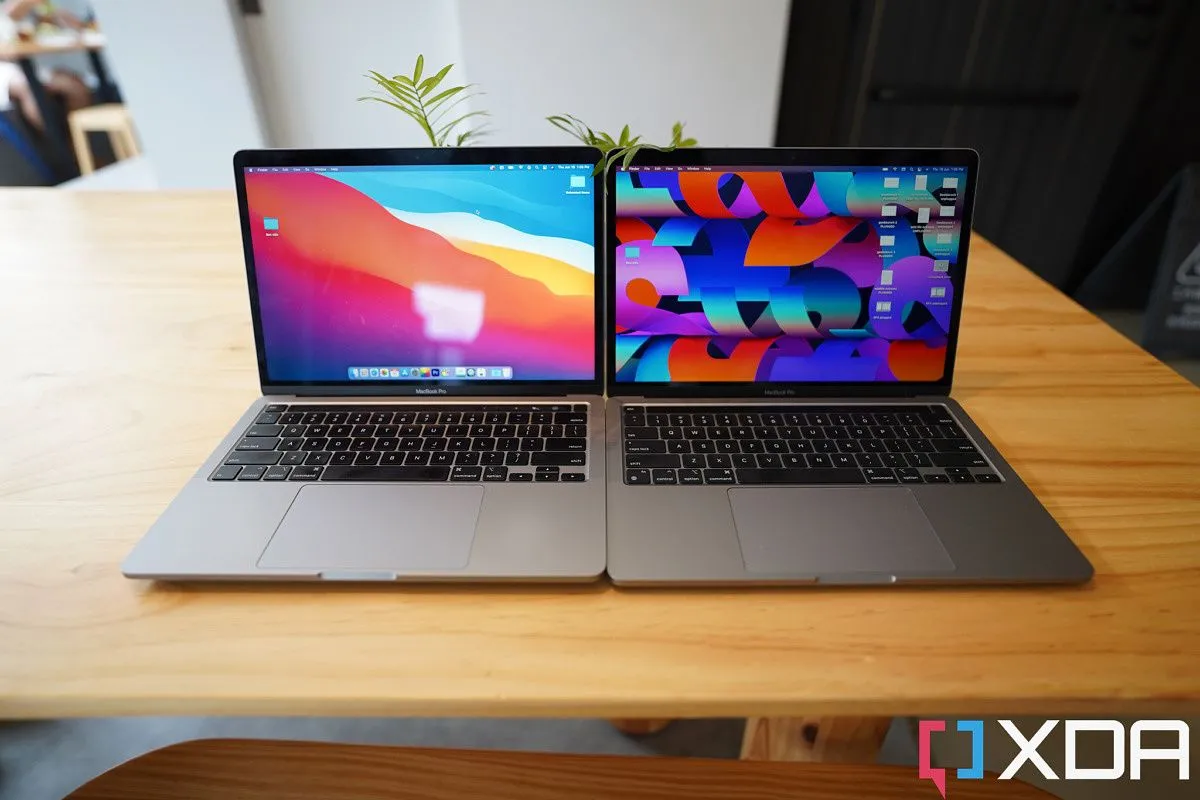 So sánh MacBook Pro 13 inch đời 2020 (chip Intel) và MacBook Pro 13 inch đời 2022 (chip Apple M2)