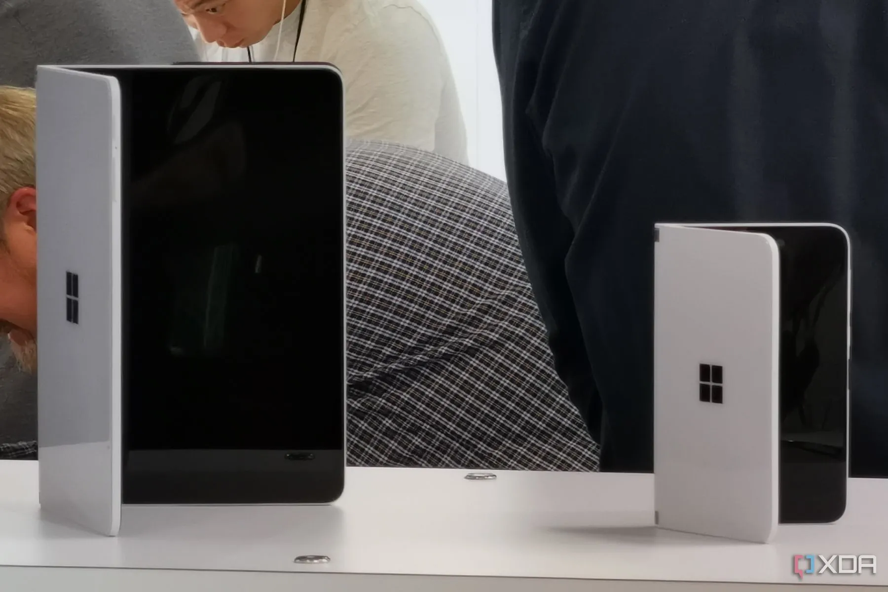 Thiết bị màn hình kép Surface Neo dự kiến chạy Windows 10X đã bị hủy bỏ