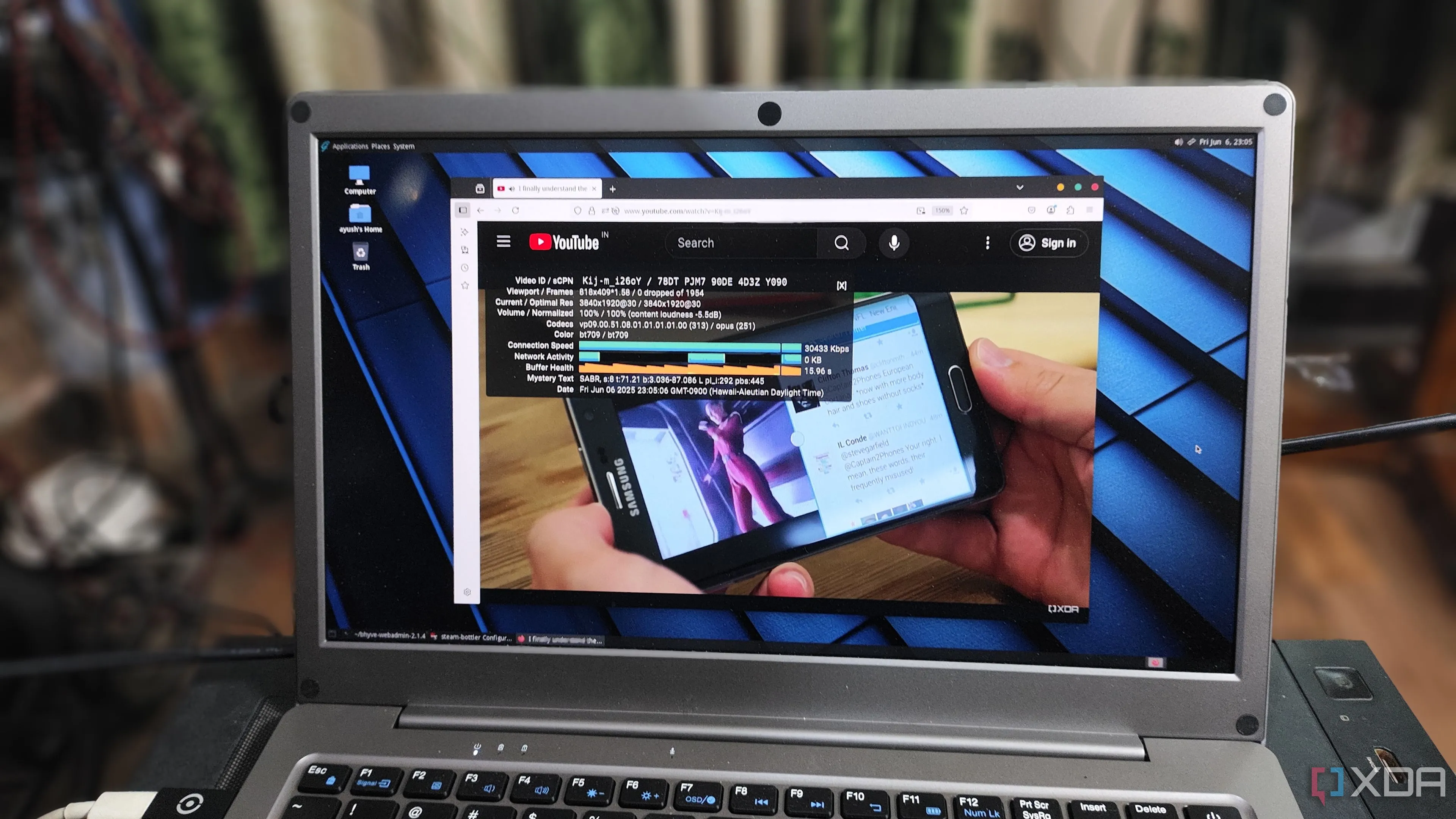 Trải nghiệm duyệt web và xem video YouTube trên môi trường desktop MATE của GhostBSD