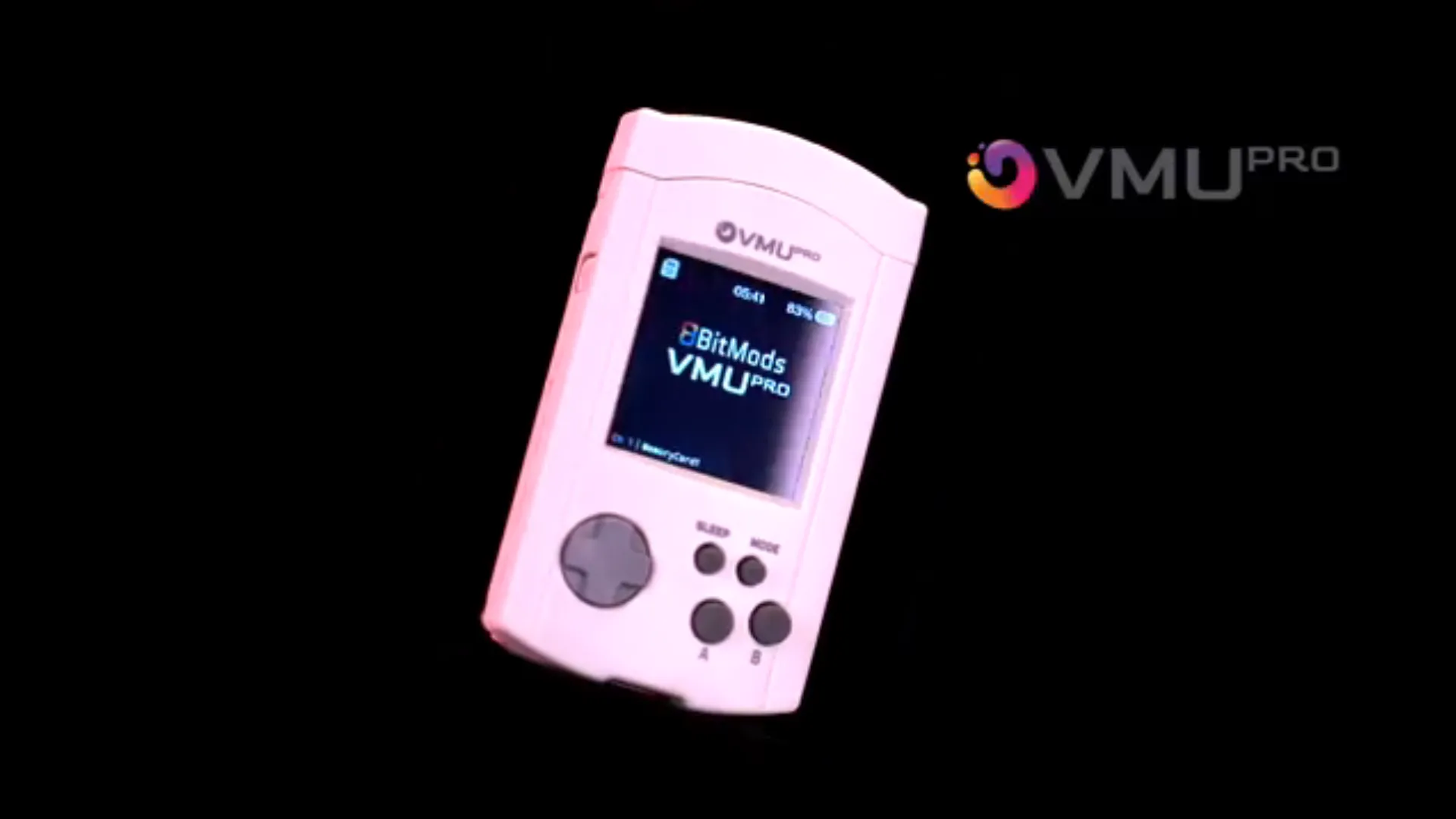 VMU Pro của 8BitMods hiển thị giao diện giả lập trò chơi cổ điển